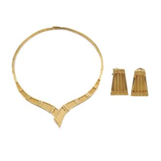 22ct Gold Matching Necklace and Earrings Set