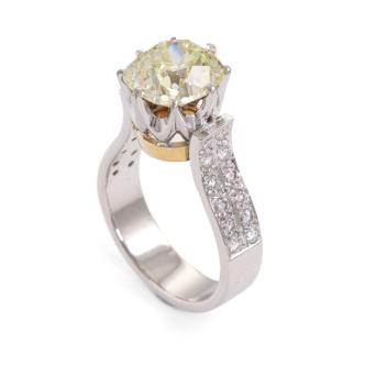 4.41ct Centre Diamond ring